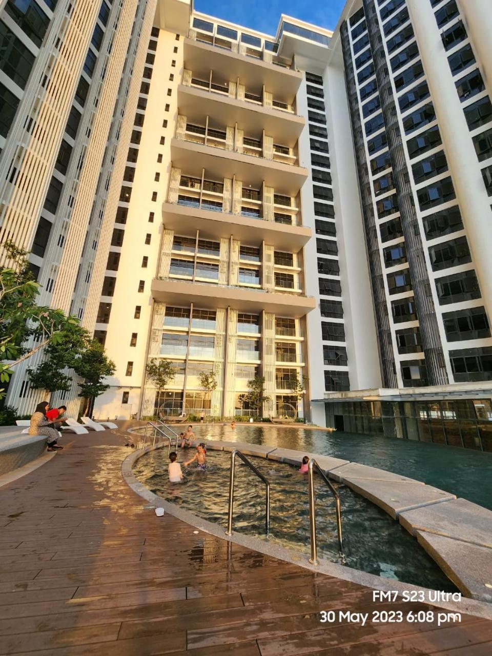 The Shore Ns Studio Suites Sea View Kota Kinabalu Exterior foto